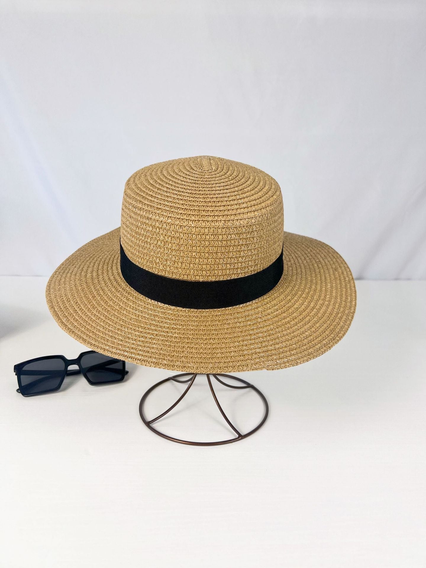 Summer Travel British Simple Sun Hat elegant and lightweight .