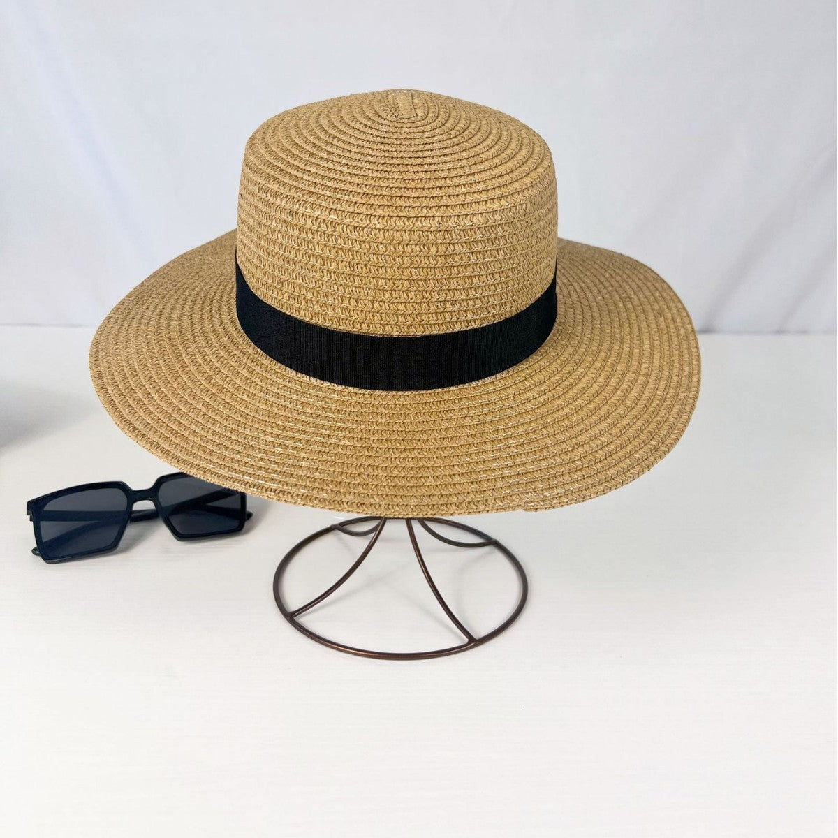 Summer Travel British Simple Sun Hat elegant and lightweight .